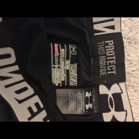 Under Armour- youth medium - Picture 5 of 5